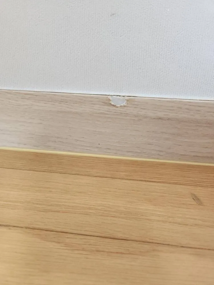 걸레받이교체 시공 전